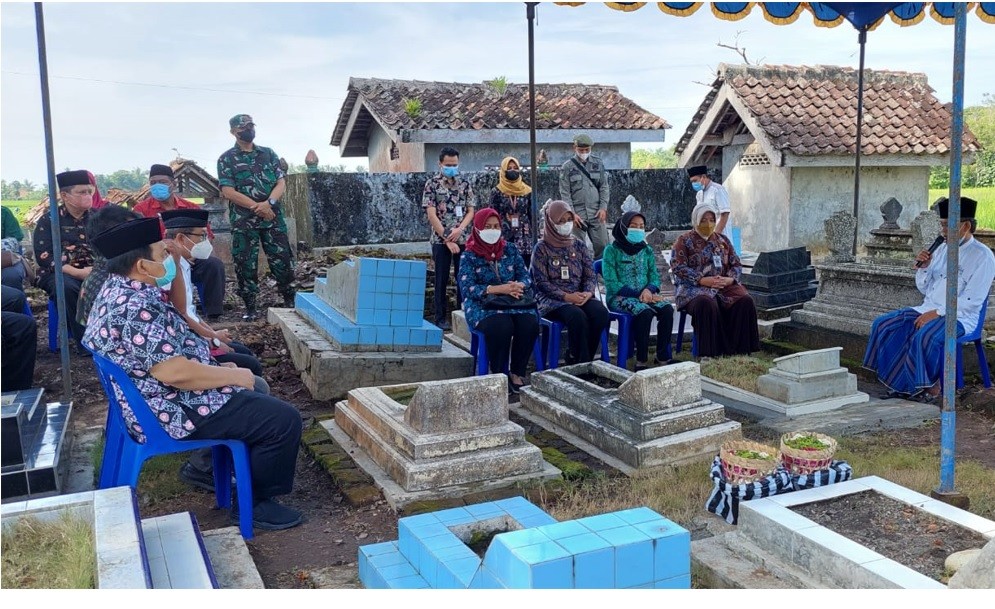 Ziarah Bersama Ke Makam Bapak Marsaid Mantan Bupati Purworejo