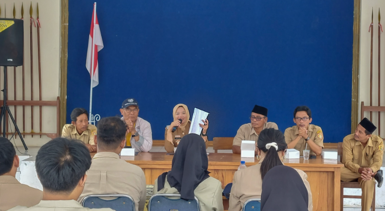 Camat Banyuurp ucapkan terimakasih kepada Mahasiswa KKN UGM