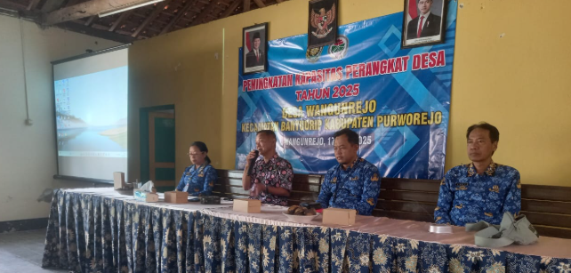 Kasi Pemdes bagikan Pengetahuan dalam Peningkatan Kapasitas Perangkat Desa Wangunrejo
