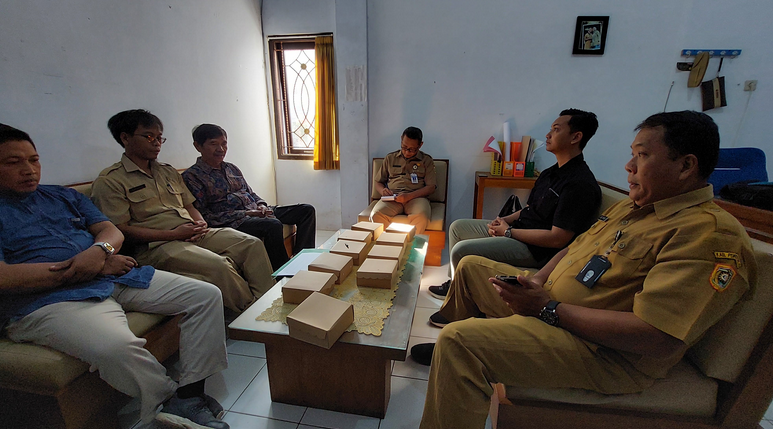 Rapat Koordinasi Pengawasan Tahapan Pemilu Panwascam Banyuurip dengan Kasi Pemerintahan umun dan Trantibum Kecamatan Banyuurip